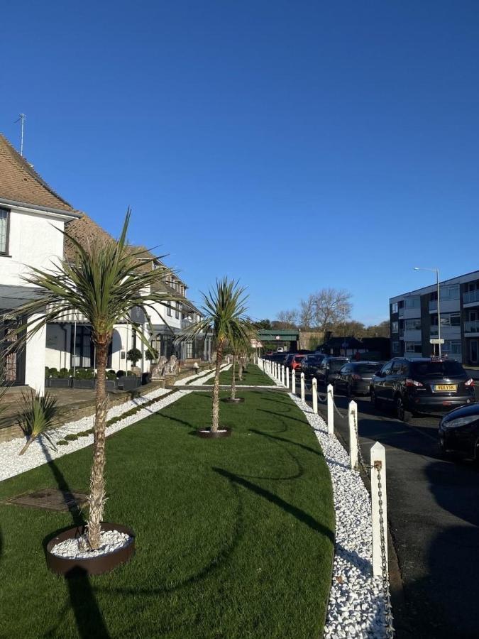Bexhill-on-Sea The Relais Cooden Beach And Spa מראה חיצוני תמונה